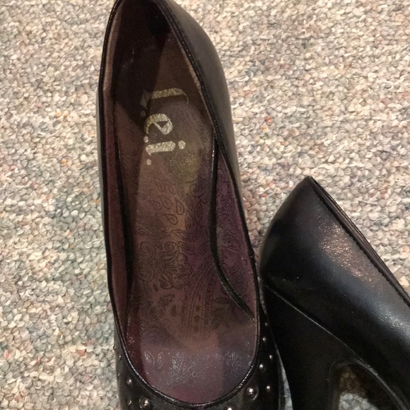 Heals - Picture 2 of 2